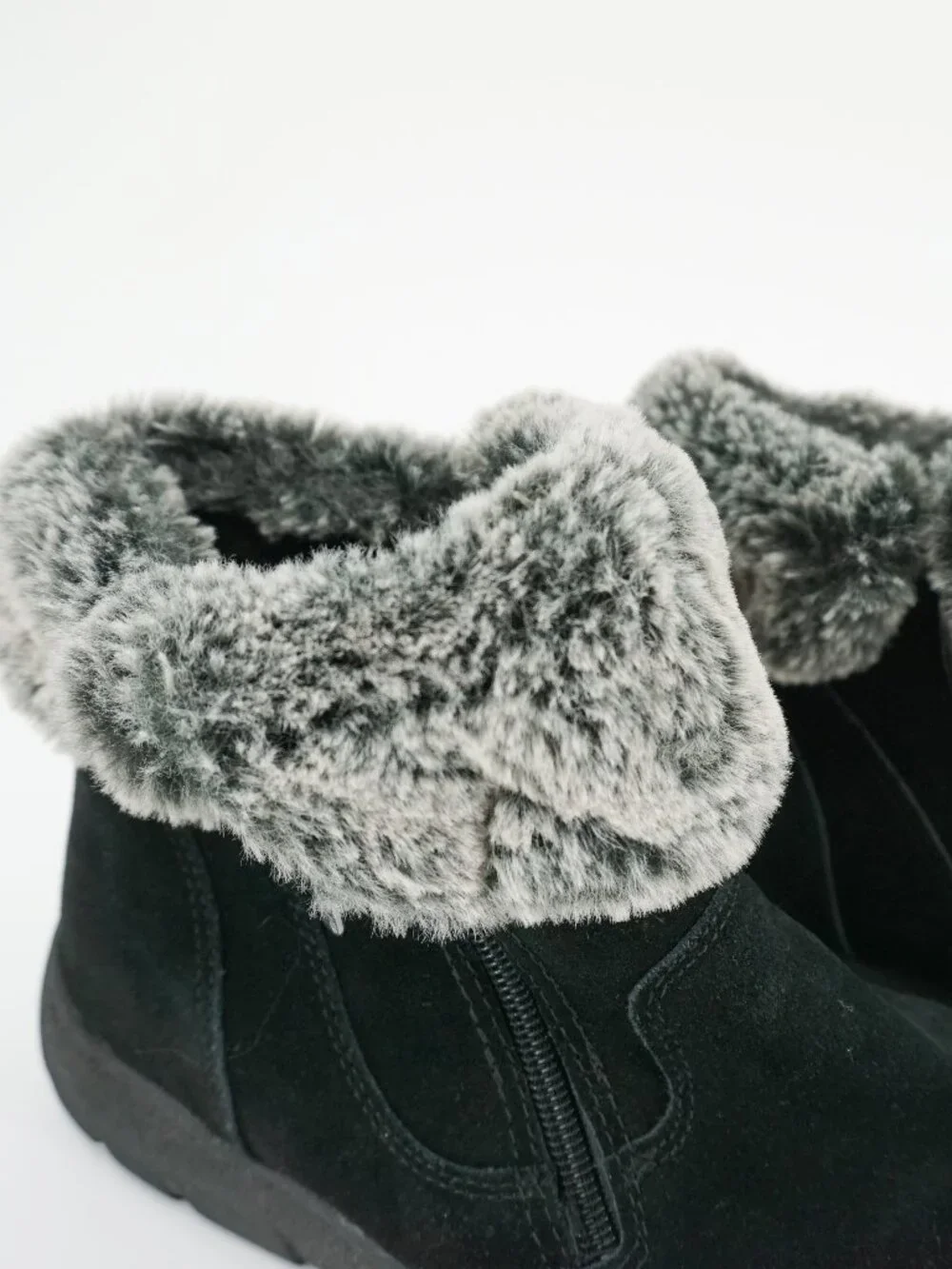 Khombu Black Suede Upper Booties Ladies 9M, Side Zip, Faux Fur